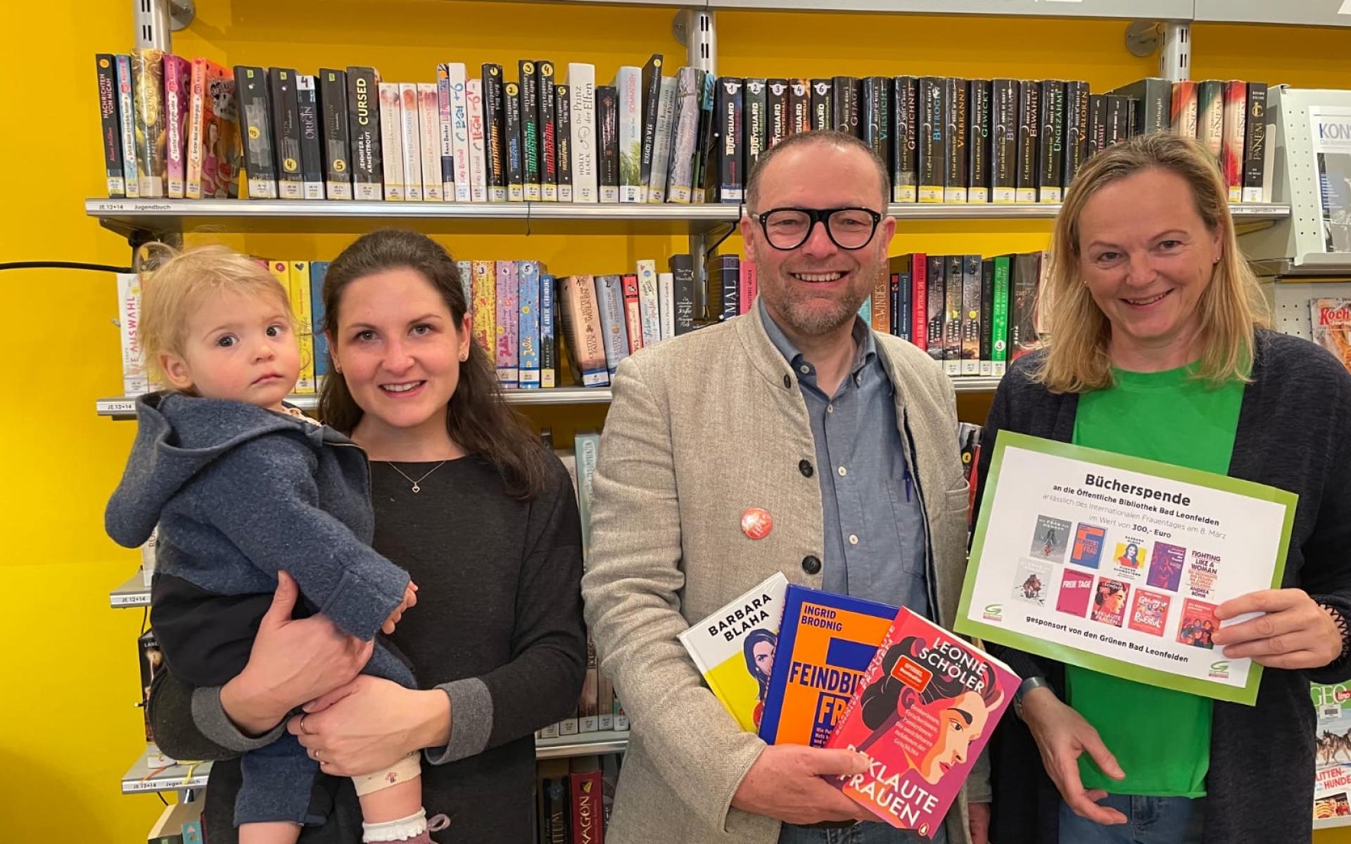 Bücherspende der Grünen